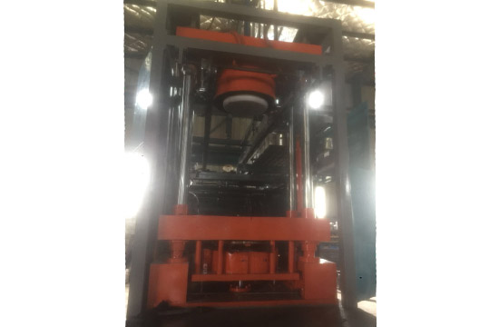 高行程大桶塑料成型机